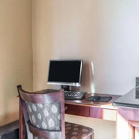 Quality Inn 